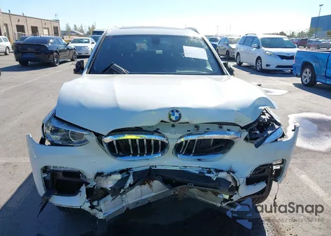 2018 BMW X3 xDrive30I z USA, uszkodzony, nr VIN 5UXTR9C58JLD68555